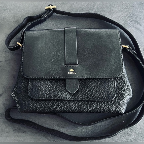 Fossil Black Crossbody Bag with Gold Hardware and Adjustable Strap - Picture 1 of 12